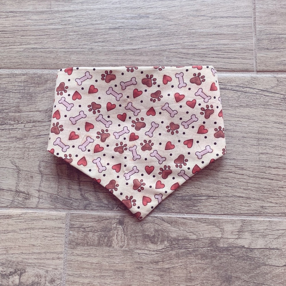 Dog Bandana hearts and paw prints